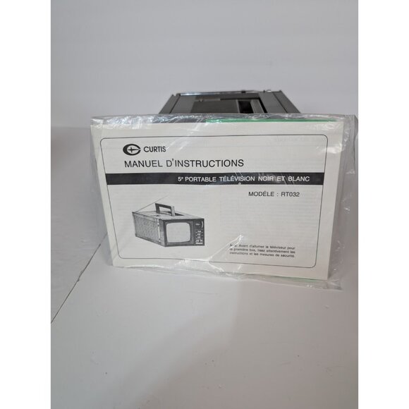 CURTIS 5” Black & White TV & AM/FM RADIO | Model RT032S | Portable TV Green - Picture 6 of 6